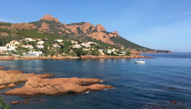 Le Cap Roux depuis la calanque d'Anthéor