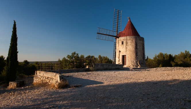 Le moulin d'Alphonse Daudet à Fontvieille dans les Alpilles