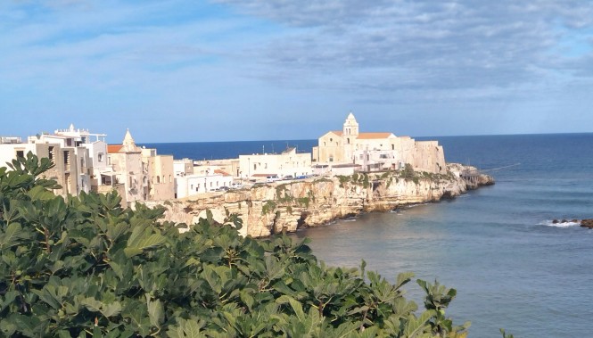 Eglise des Franciscains sur le promontoire de Vieste