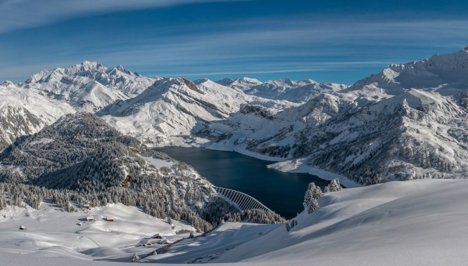 Panorama sur le lac de Roselend Beaufortain Alpes