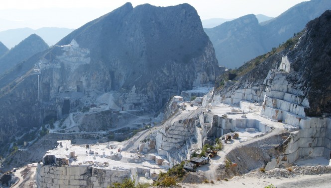 Mine de marbre blanc de Carrare