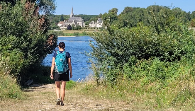 randonneuse sur la rive gauche de la Loire