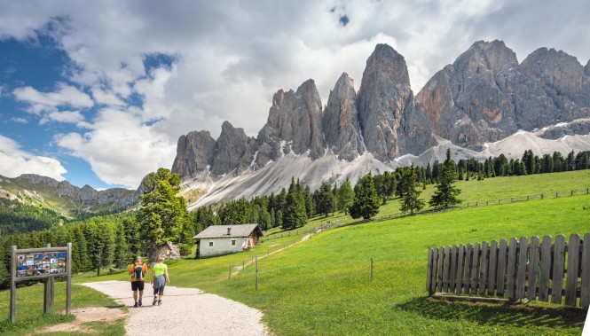 Vue du Malga Glatsch dans les Dolomites