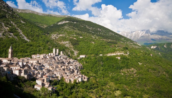 ville de Pacentro dans les Abruzzes 