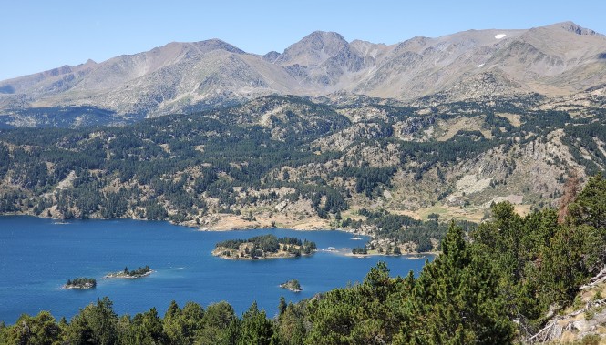 Lac des Bouillouses au printemps