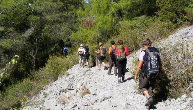 groupe en randonnée accompagnée Narbonne Carcassonne