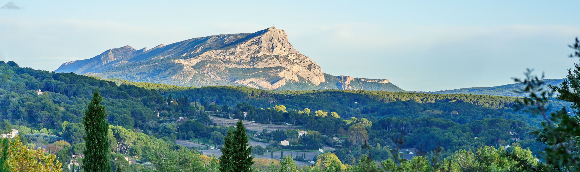 
				<div class='home-header-slider-caption-wrap1'>
					<div class='home-header-slider-caption-wrap2'>
						<div class='home-header-slider-caption'>
							France 
							<!--
																												-->
							<div class='home-header-slider-caption-titre'><a href='/randonnee/la-routo--d-arles-a-rians-en-passant-par-aix-en-provence,1400' class='color-2'>LA ROUTO : D'ARLES À RIANS EN PASSANT PAR AIX EN PROVENCE</a></div>
							<div class='home-header-slider-caption-tax'>circuit liberté - 7 jours</div>
						</div>
					</div>
				</div>
				