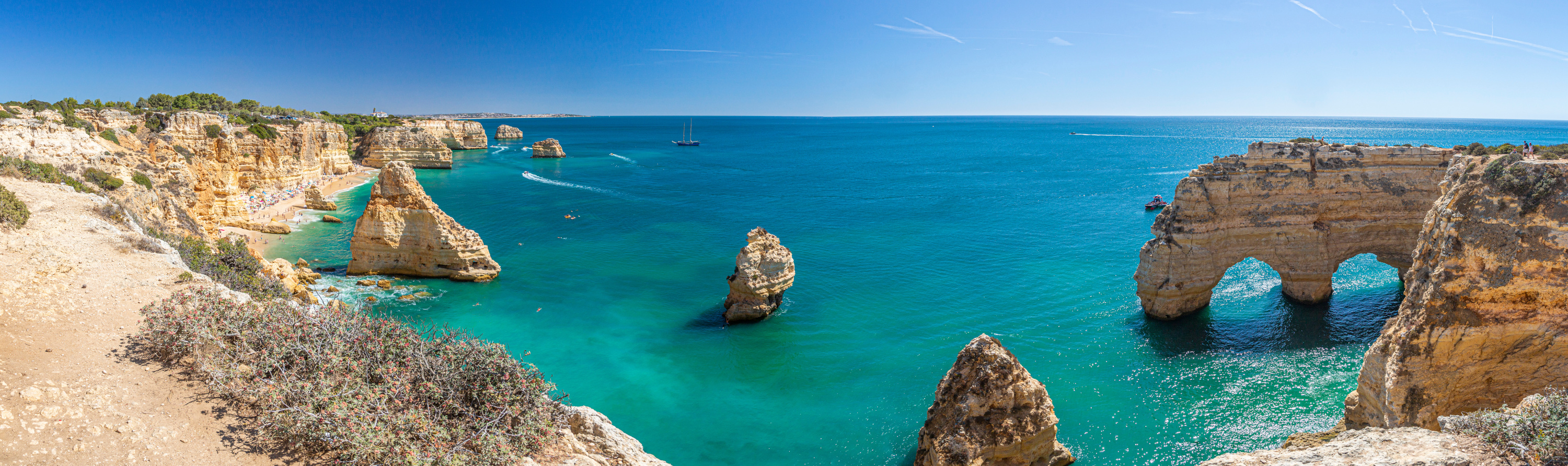 
				<div class='home-header-slider-caption-wrap1'>
					<div class='home-header-slider-caption-wrap2'>
						<div class='home-header-slider-caption'>
							Portugal 
							<!--
																												-->
							<div class='home-header-slider-caption-titre'><a href='/randonnee/portugal-traversee-des-cotes-dalgarve,1471' class='color-2'>PORTUGAL, TRAVERSÉE DES CÔTES D’ALGARVE</a></div>
							<div class='home-header-slider-caption-tax'>circuit liberté - 8 jours</div>
						</div>
					</div>
				</div>
				