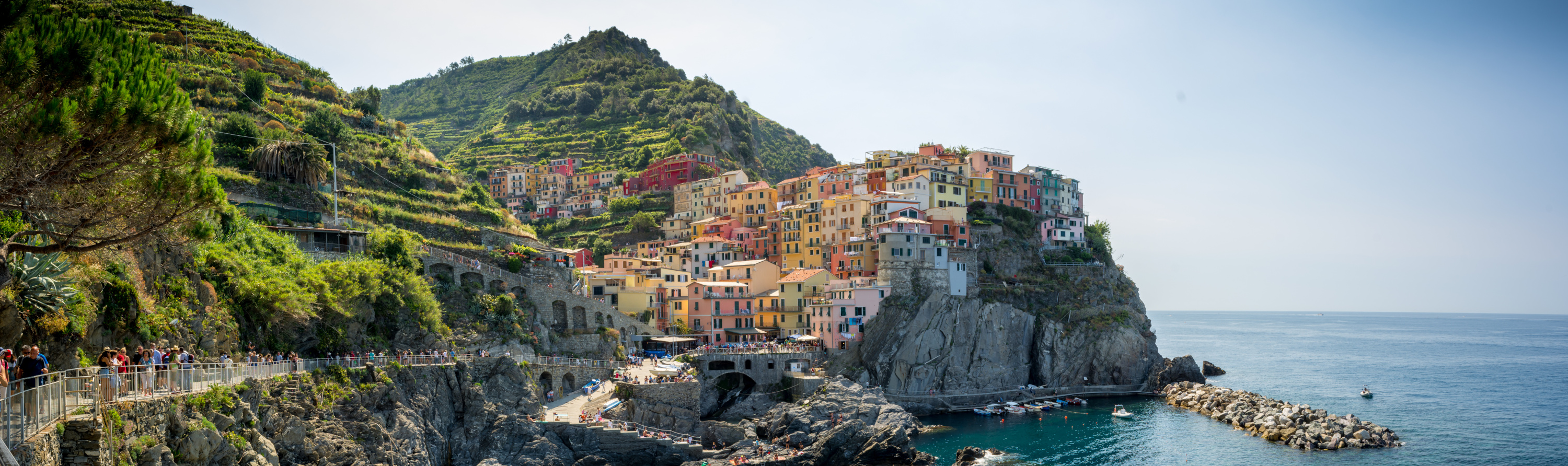 
				<div class='home-header-slider-caption-wrap1'>
					<div class='home-header-slider-caption-wrap2'>
						<div class='home-header-slider-caption'>
							Italie 
							<!--
																												-->
							<div class='home-header-slider-caption-titre'><a href='/randonnee/randonnee-cinque-terre-et-presqu-ile-de-portofino,318' class='color-2'>RANDONNÉE CINQUE TERRE ET PRESQU'ÎLE DE PORTOFINO</a></div>
							<div class='home-header-slider-caption-tax'>circuit accompagné - 7 jours</div>
						</div>
					</div>
				</div>
				