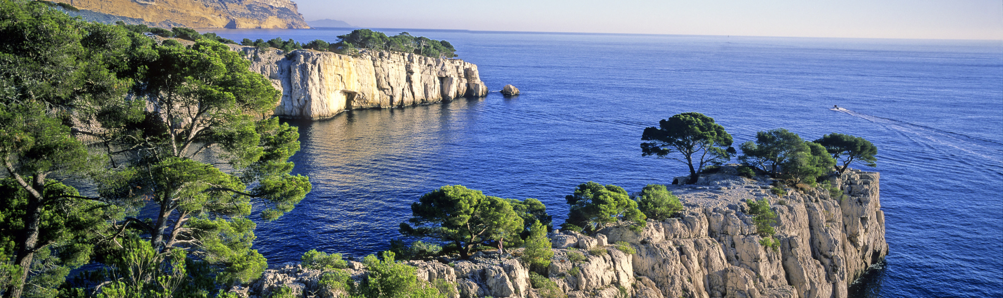 
				<div class='home-header-slider-caption-wrap1'>
					<div class='home-header-slider-caption-wrap2'>
						<div class='home-header-slider-caption'>
							France 
							<!--
																												-->
							<div class='home-header-slider-caption-titre'><a href='/randonnee/calanques-de-marseille-a-cassis,99' class='color-2'>CALANQUES, DE MARSEILLE À CASSIS</a></div>
							<div class='home-header-slider-caption-tax'>circuit liberté - 7 jours</div>
						</div>
					</div>
				</div>
				